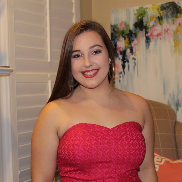 Meet your Posher, Ellie - Picture 1 of 1